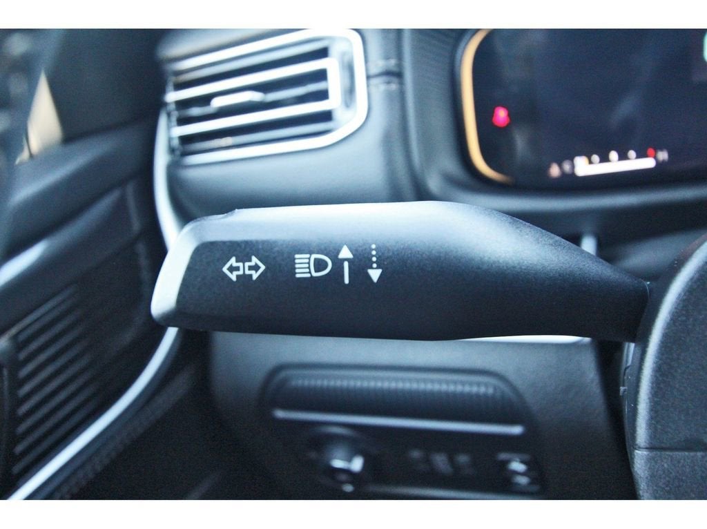 2023 Jeep Wagoneer L BASE