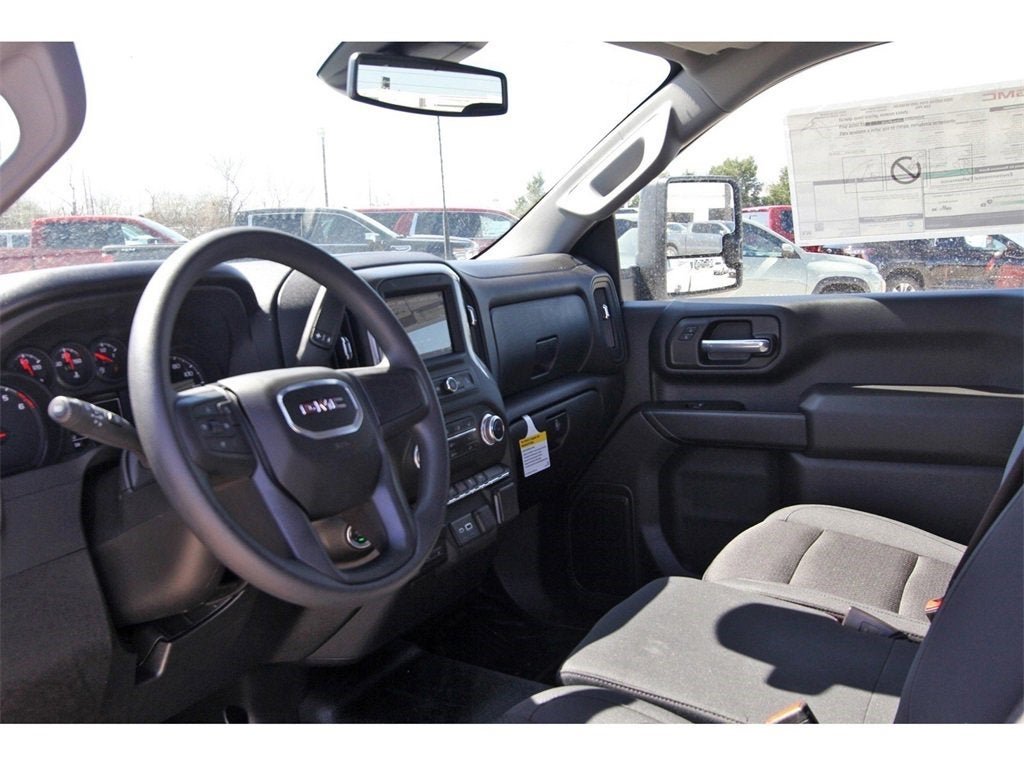 2025 GMC Sierra 2500 HD Pro