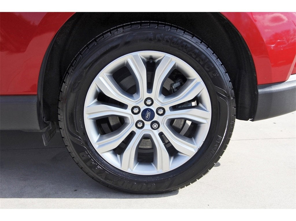 2022 Ford Edge Titanium