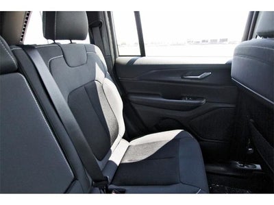 2025 Jeep Grand Cherokee Laredo 4x2