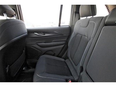 2025 Jeep Grand Cherokee Laredo 4x2