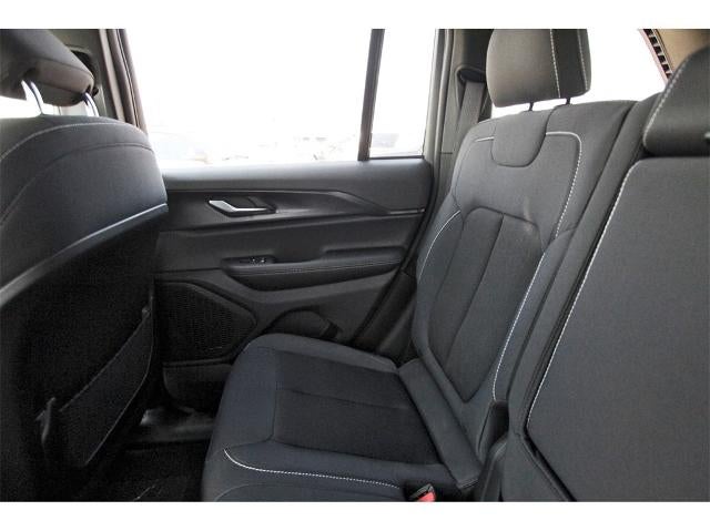 2025 Jeep Grand Cherokee Laredo 4x2