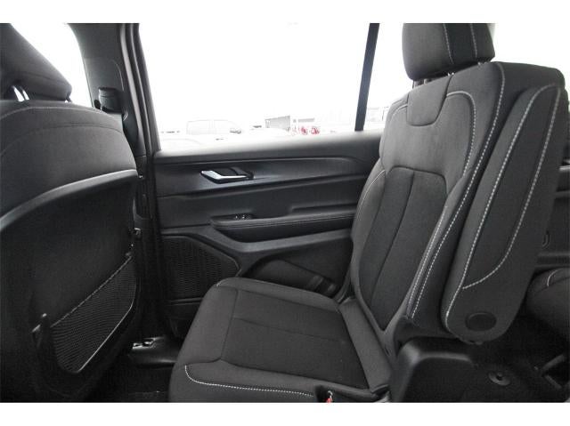 2025 Jeep Grand Cherokee L Laredo 4x4