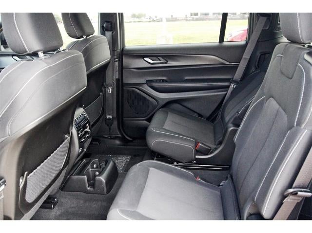 2025 Jeep Grand Cherokee L Laredo 4x4