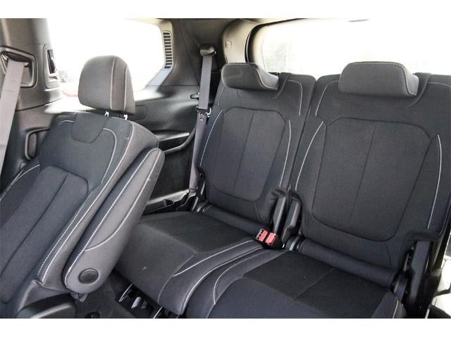 2025 Jeep Grand Cherokee L Laredo 4x4