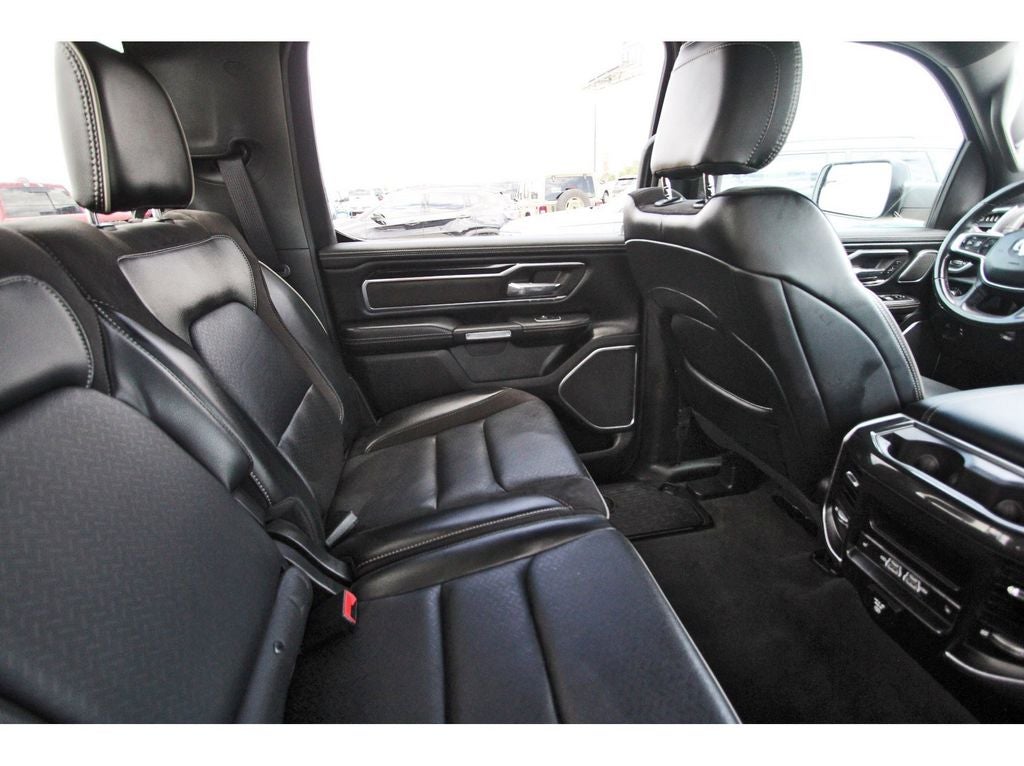2022 RAM 1500 Laramie Crew Cab 4x2 5'7' Box