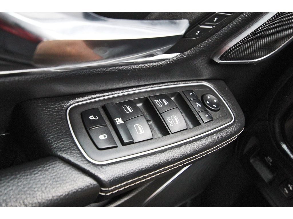 2022 RAM 1500 Laramie Crew Cab 4x2 5'7' Box