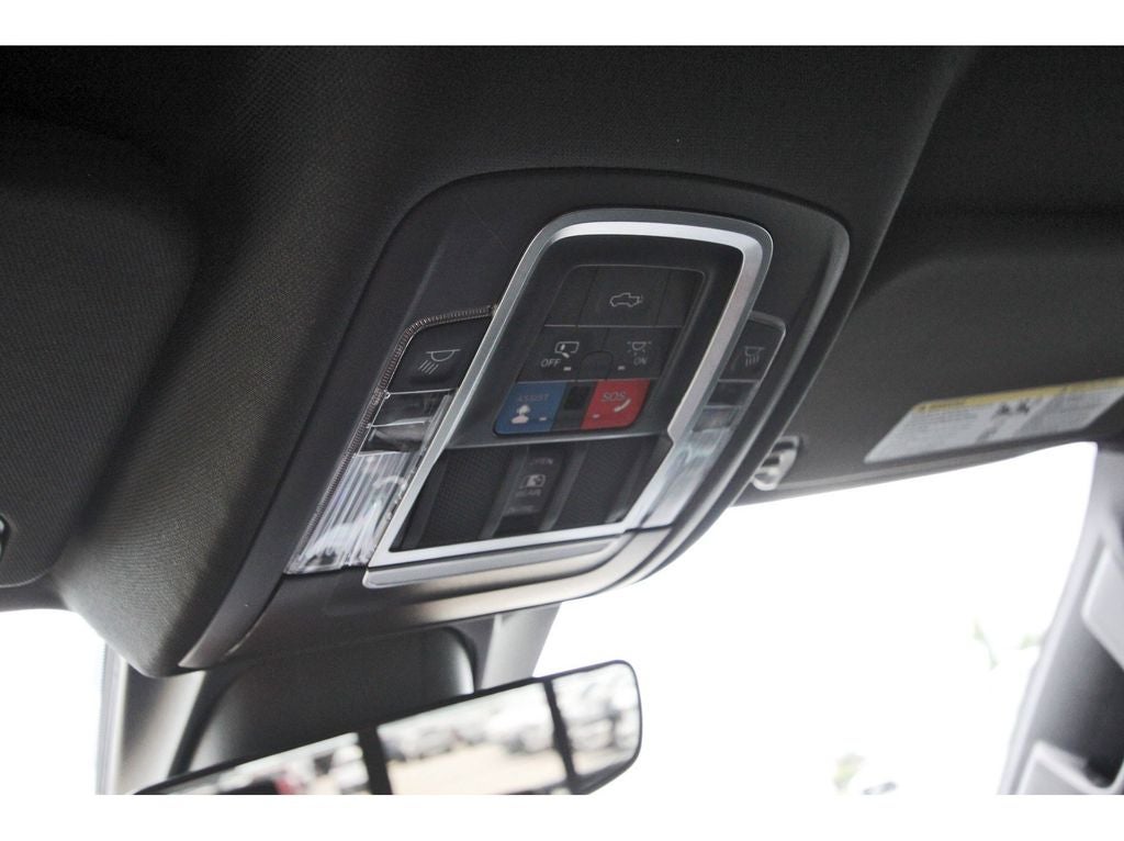 2022 RAM 1500 Laramie Crew Cab 4x2 5'7' Box