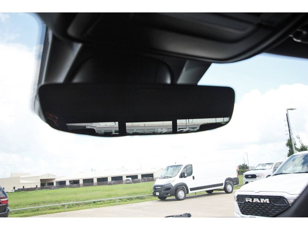 2022 RAM 1500 Laramie Crew Cab 4x2 5'7' Box