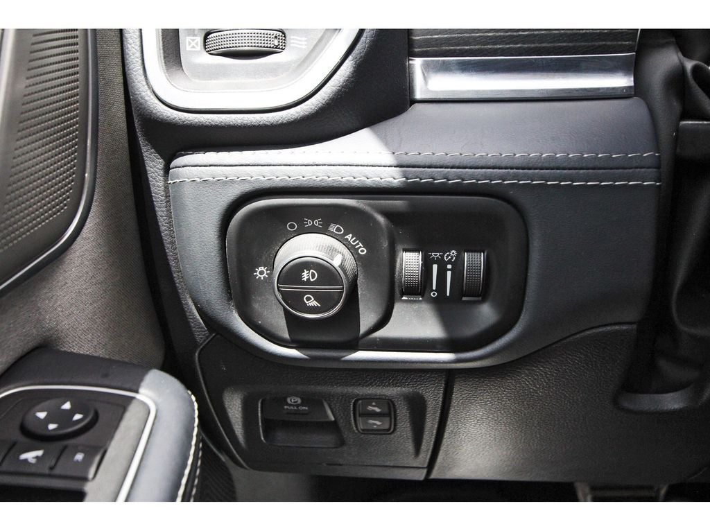 2023 RAM 1500 Limited Crew Cab 4x4 5'7' Box