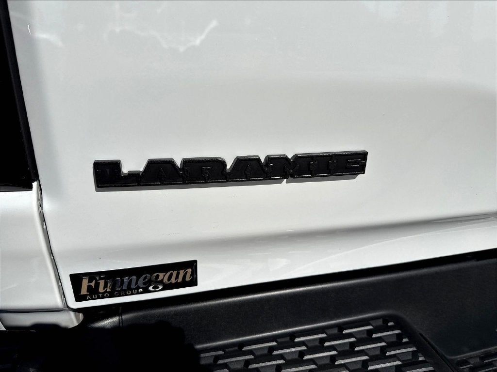 2025 RAM 1500 Laramie Dual–Pane Panoramic Sunroof - Night Edition