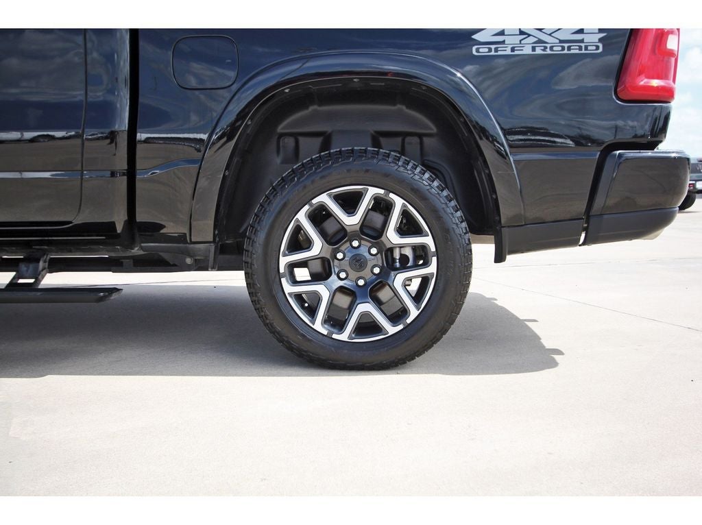 2025 RAM 1500 Laramie POWER BOARDS - PANO ROOF - 33 GALLON TANK