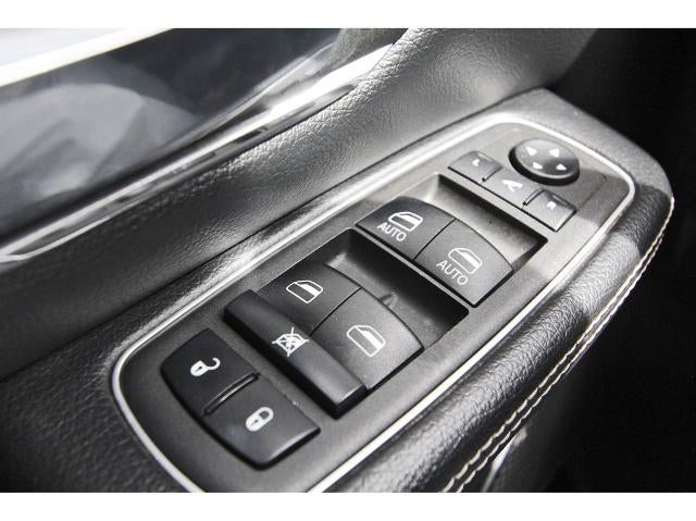 2022 RAM 1500 Laramie 4x4 Crew Cab 5'7" Box