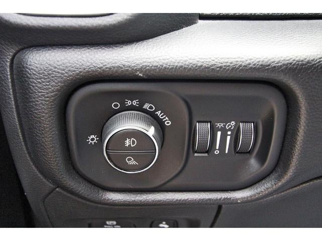 2022 RAM 1500 Laramie 4x4 Crew Cab 5'7" Box