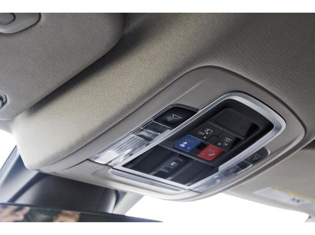 2022 RAM 1500 Laramie 4x4 Crew Cab 5'7" Box