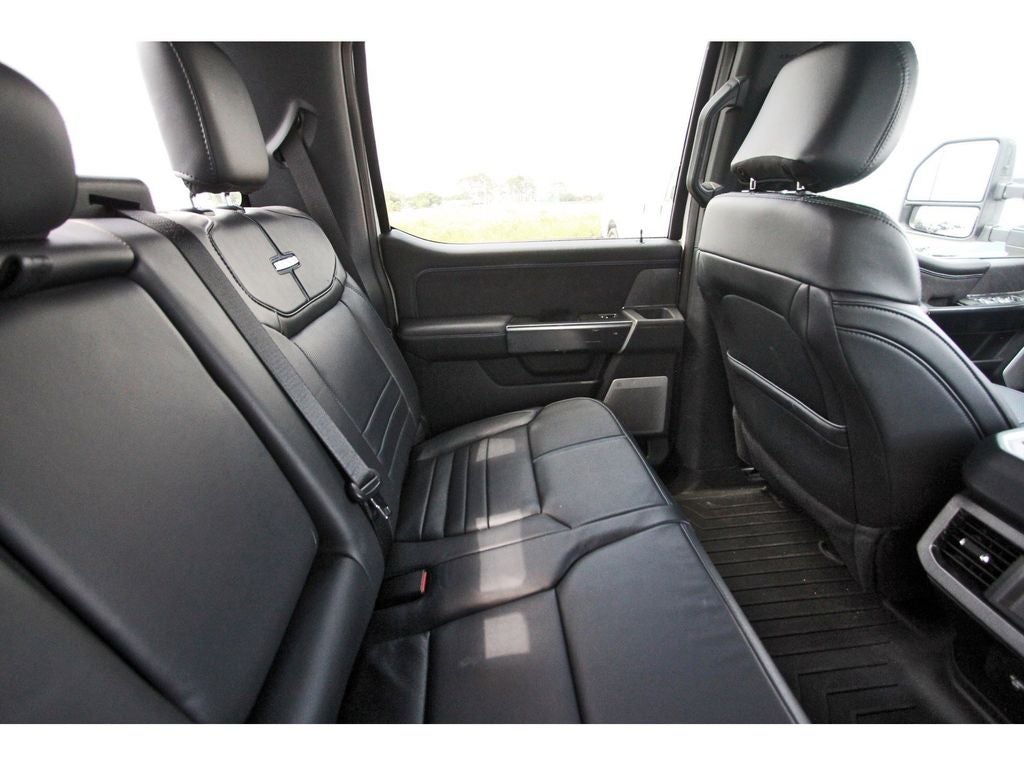 2025 Ford F-350SD Platinum DRW