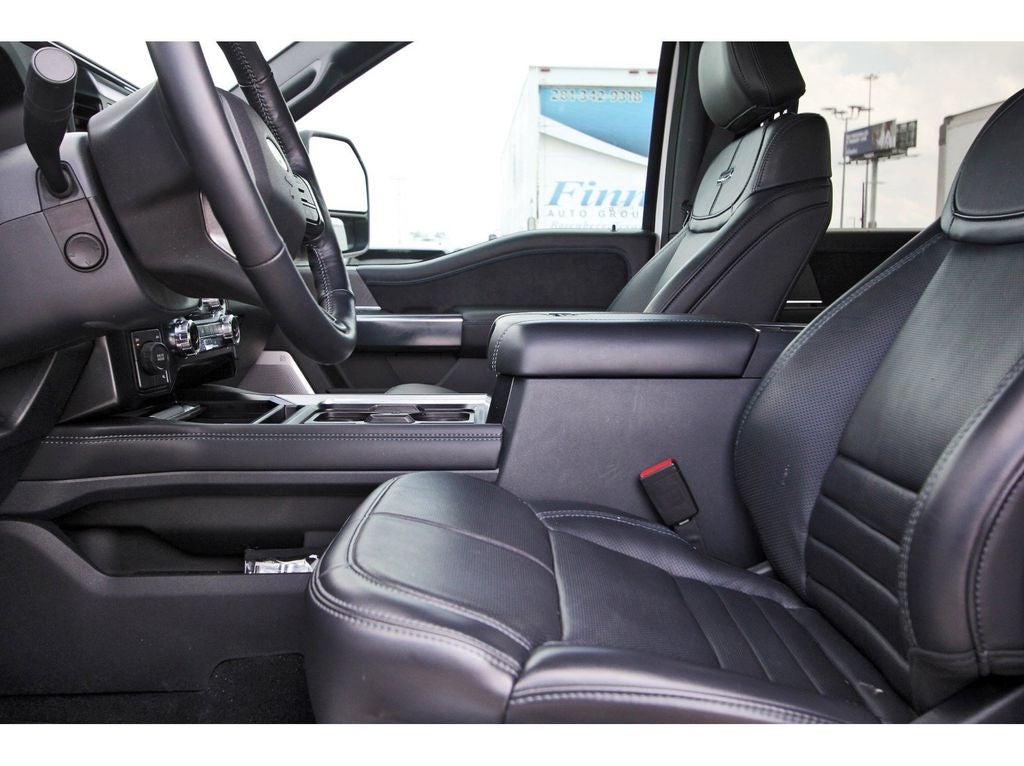 2025 Ford F-350SD Platinum DRW