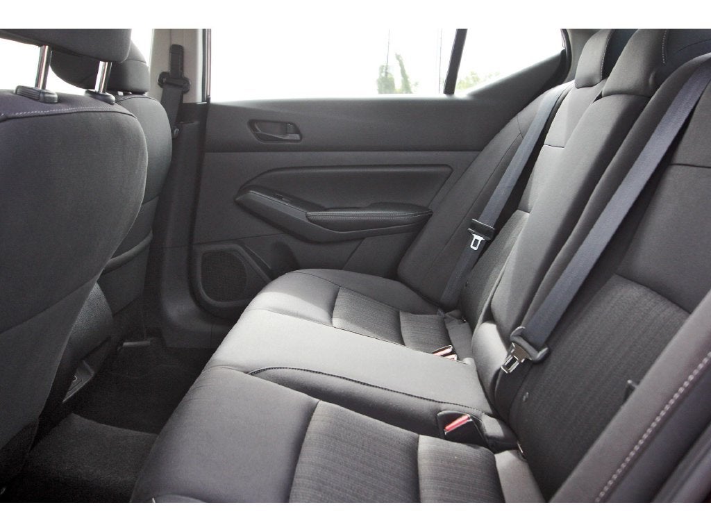 2025 Nissan Altima 2.5 SV Apple Car Play - Android Auto