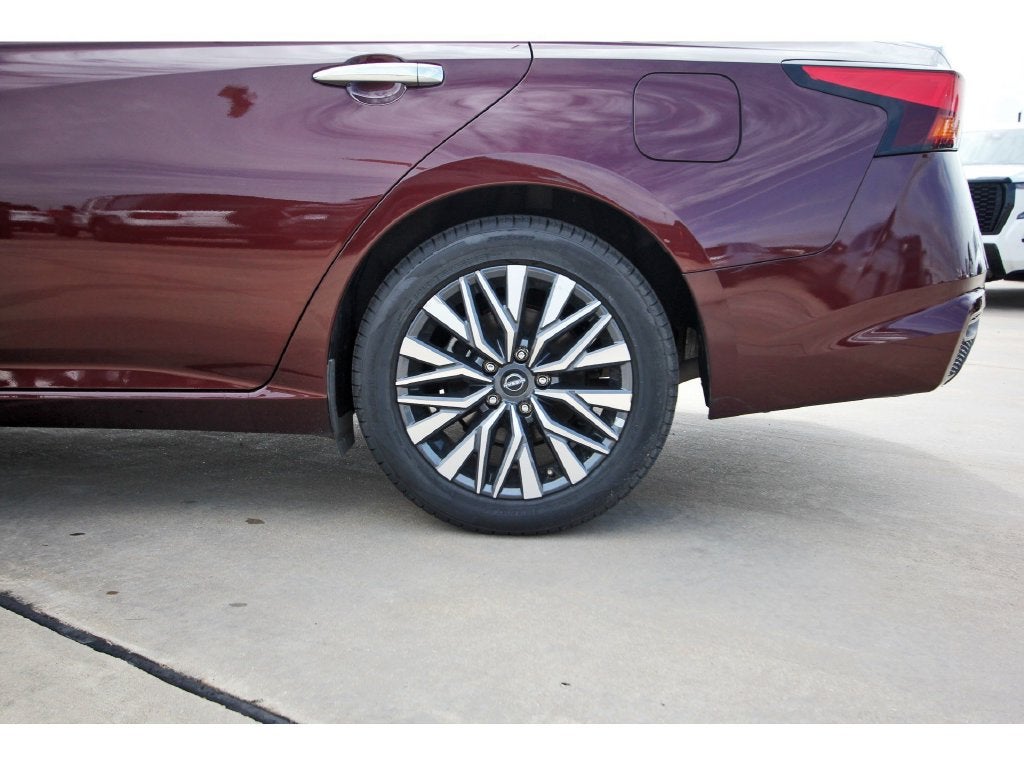 2025 Nissan Altima 2.5 SV Apple Car Play - Android Auto