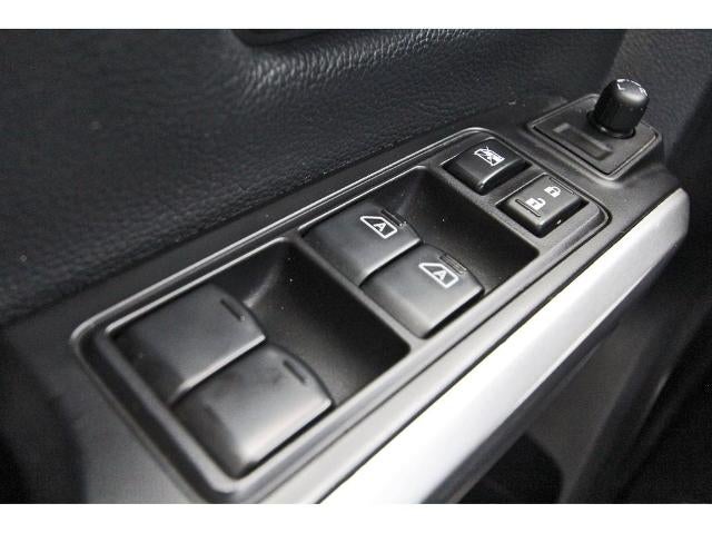 2019 Nissan Titan 4x2 Crew Cab SV