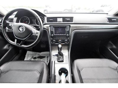 2018 Volkswagen Passat 2.0T SE w/Technology Auto