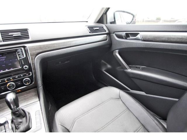 2018 Volkswagen Passat 2.0T SE w/Technology Auto