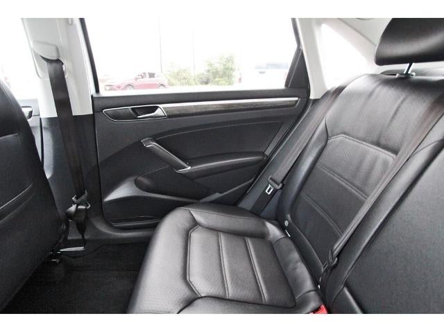 2018 Volkswagen Passat 2.0T SE w/Technology Auto