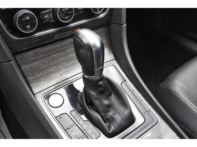 2018 Volkswagen Passat 2.0T SE w/Technology Auto