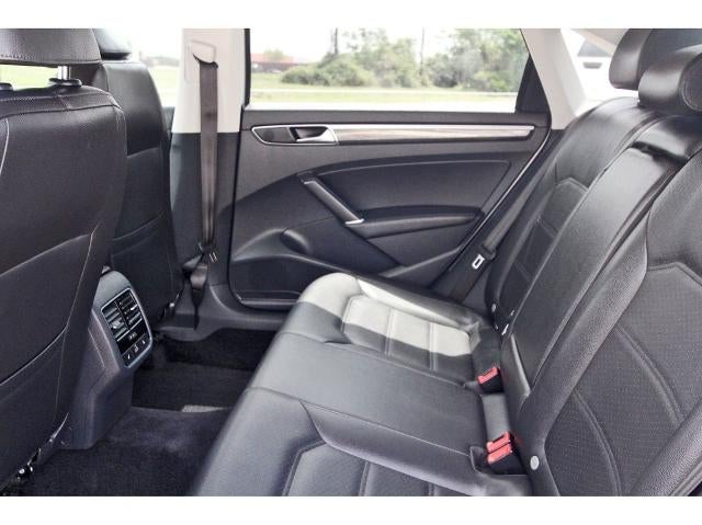 2018 Volkswagen Passat 2.0T SE w/Technology Auto