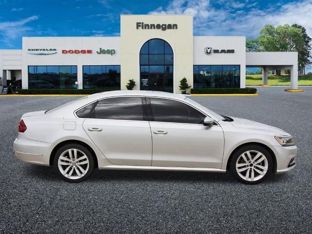 2018 Volkswagen Passat 2.0T SE w/Technology Auto