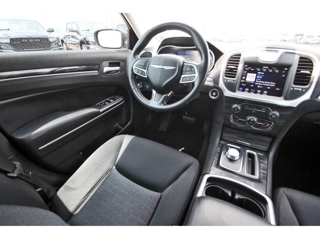 2020 Chrysler 300 Touring