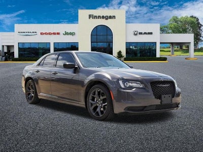 2023 Chrysler 300 Touring RWD