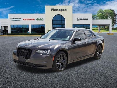 2023 Chrysler 300 Touring RWD