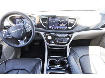 2023 Chrysler Pacifica Limited FWD