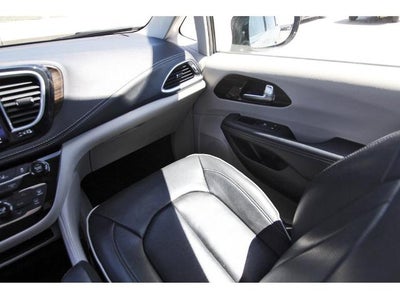 2023 Chrysler Pacifica Limited FWD