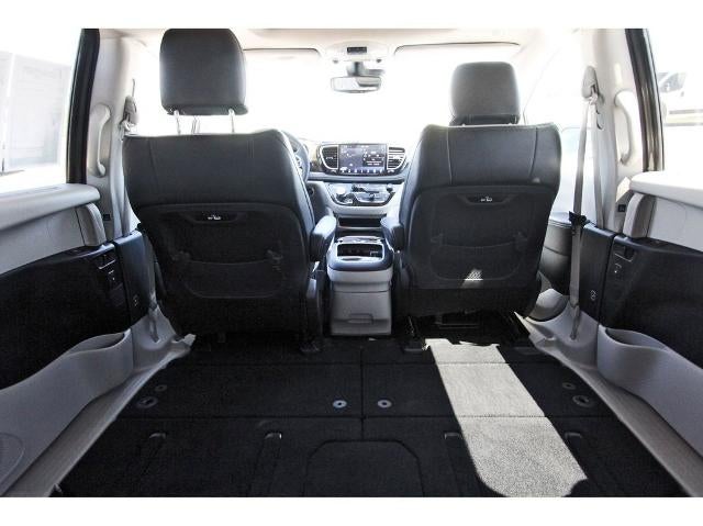 2023 Chrysler Pacifica Limited FWD