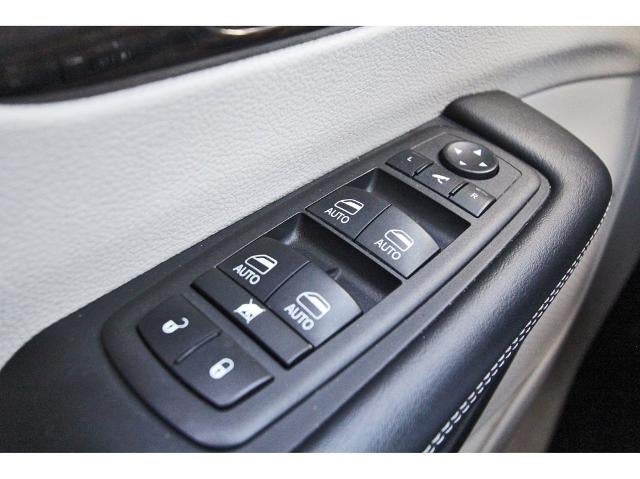 2023 Chrysler Pacifica Limited FWD