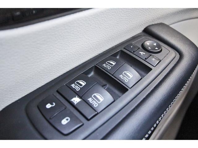 2023 Chrysler Pacifica Limited FWD