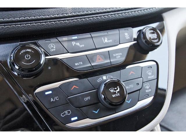 2023 Chrysler Pacifica Limited FWD