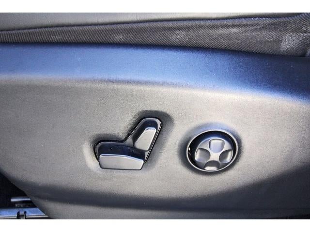 2023 Chrysler Pacifica Limited FWD