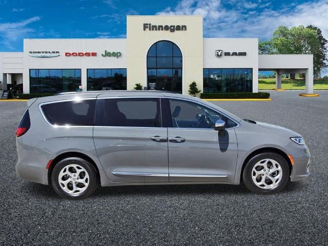 2023 Chrysler Pacifica Limited FWD