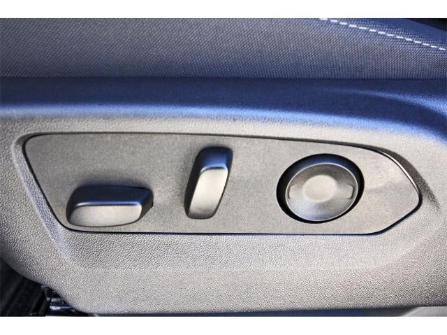 2025 Chevrolet Silverado 1500 Crew Cab Short Box 4-Wheel Drive LT 1LT