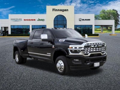 2025 RAM 3500 Limited 4x4 Mega Cab 6'4" Box