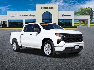 2022 Chevrolet Silverado 1500 Crew Cab Short Box 2-Wheel Drive Custom