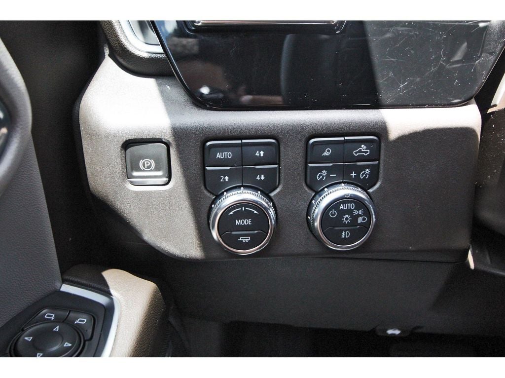 2023 GMC Sierra 1500 4WD Crew Cab Short Box SLT