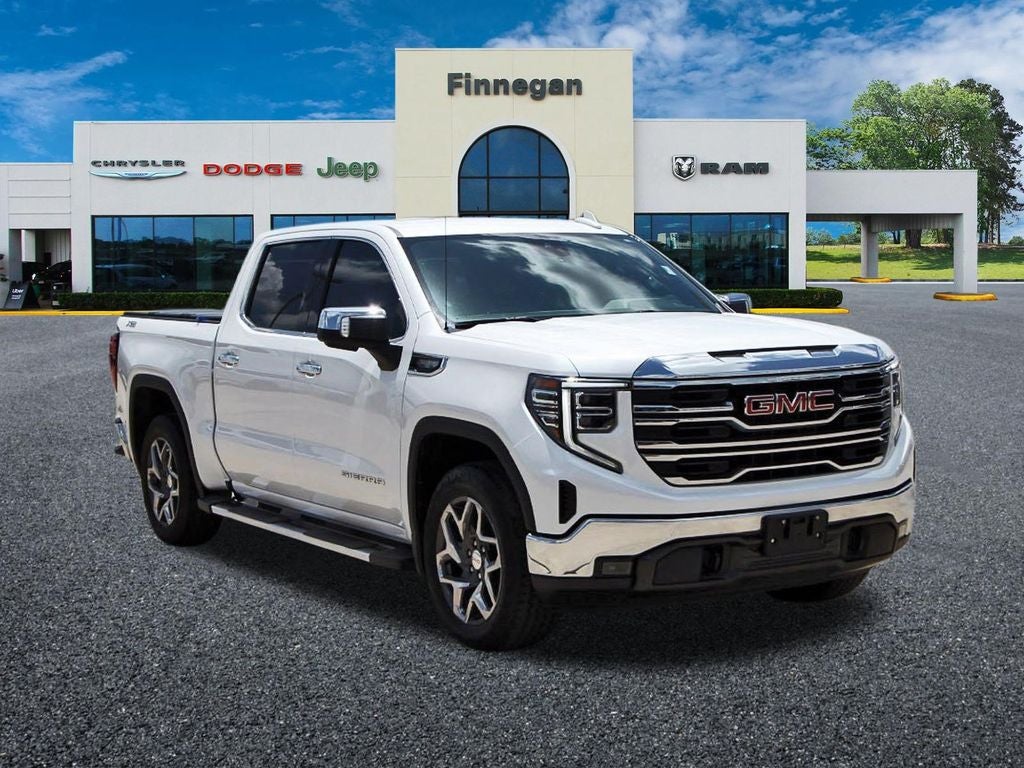 2023 GMC Sierra 1500 4WD Crew Cab Short Box SLT