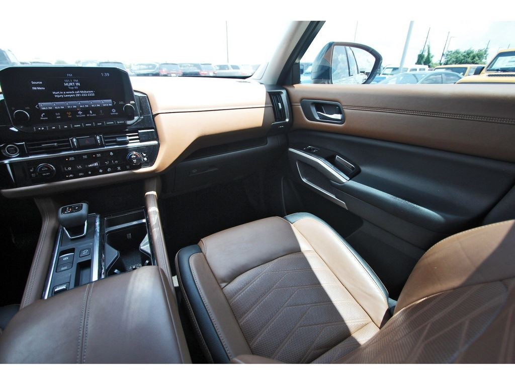 2023 Nissan Pathfinder Platinum FWD