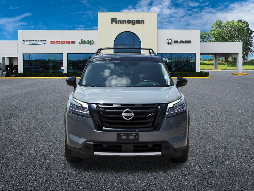 2023 Nissan Pathfinder Platinum FWD