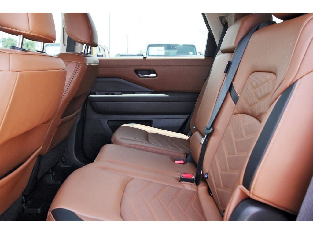 2023 Nissan Pathfinder Platinum FWD
