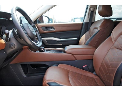 2023 Nissan Pathfinder Platinum FWD
